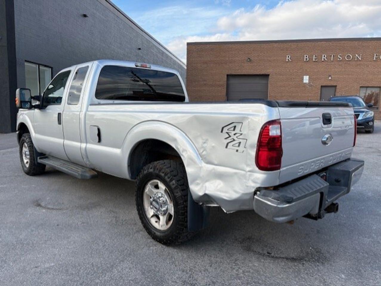 2015 Ford F-250 XLT 4WD SUPERCAB LONG BOX-BACK UP CAMERA-BLUETOOTH Photo2