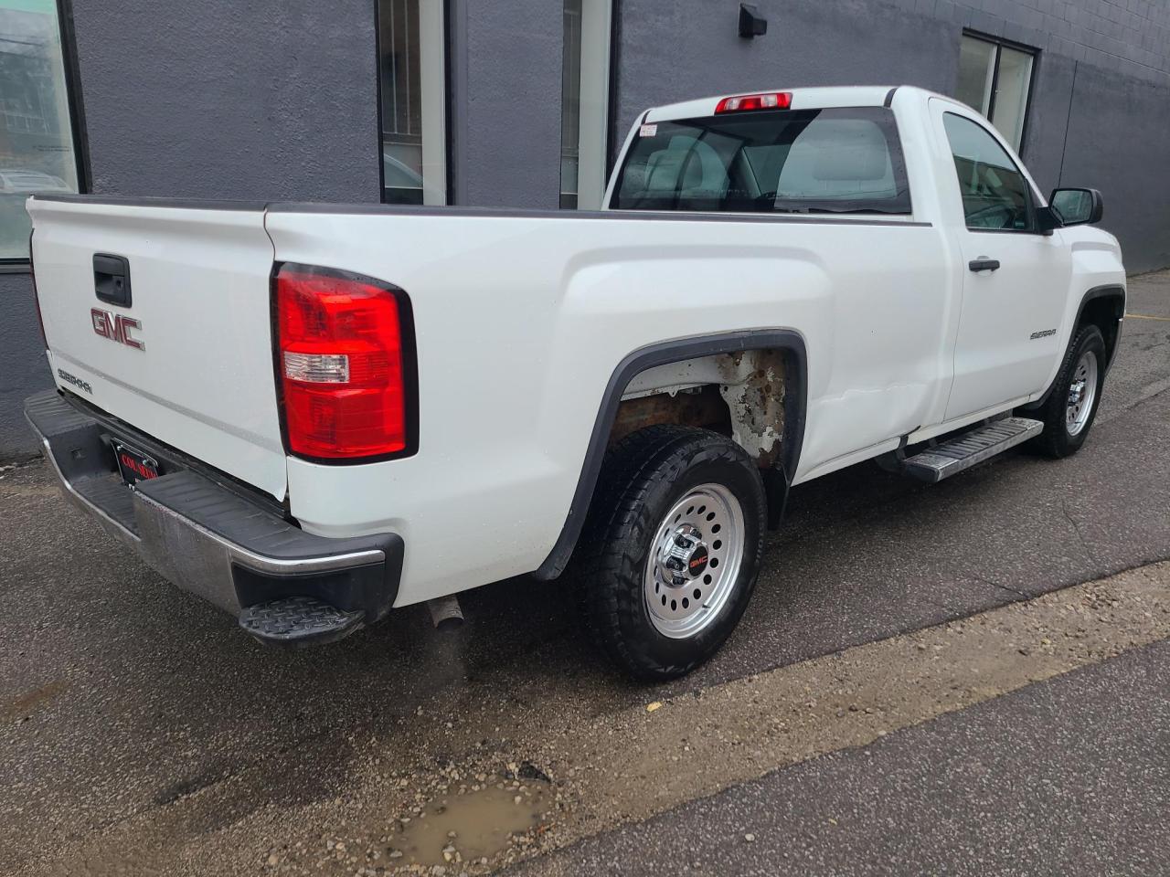 2017 GMC Sierra 1500 V6 REGULAR CAB 8 FOOT LONG BOX-1 OWNER-CERTIFIED! Photo4
