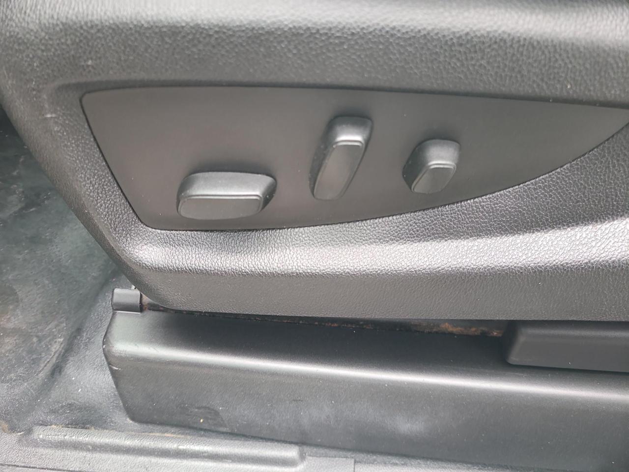 2017 GMC Sierra 1500 V6 REGULAR CAB 8 FOOT LONG BOX-1 OWNER-CERTIFIED! Photo