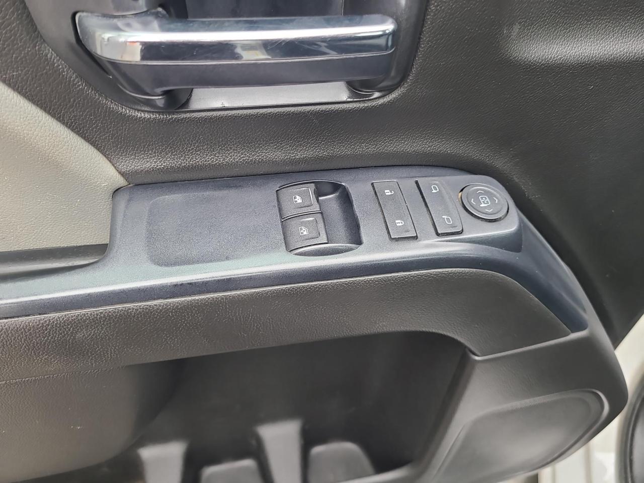 2017 GMC Sierra 1500 V6 REGULAR CAB 8 FOOT LONG BOX-1 OWNER-CERTIFIED! Photo