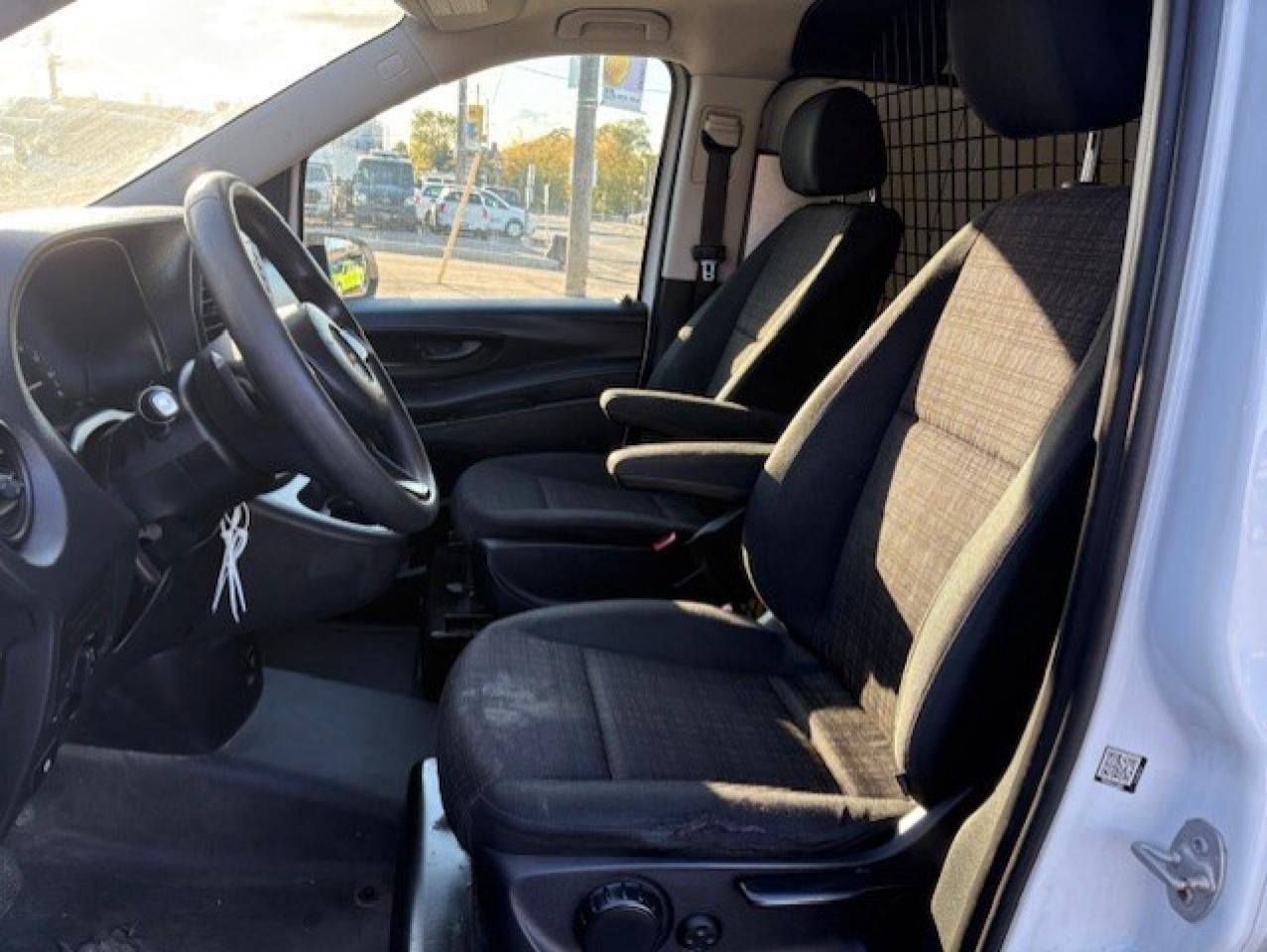 2018 Mercedes-Benz Metris Cargo Van 126WB-BACK UP CAMERA-NO WINDOWS-NEW BRAKES-TIRES Photo