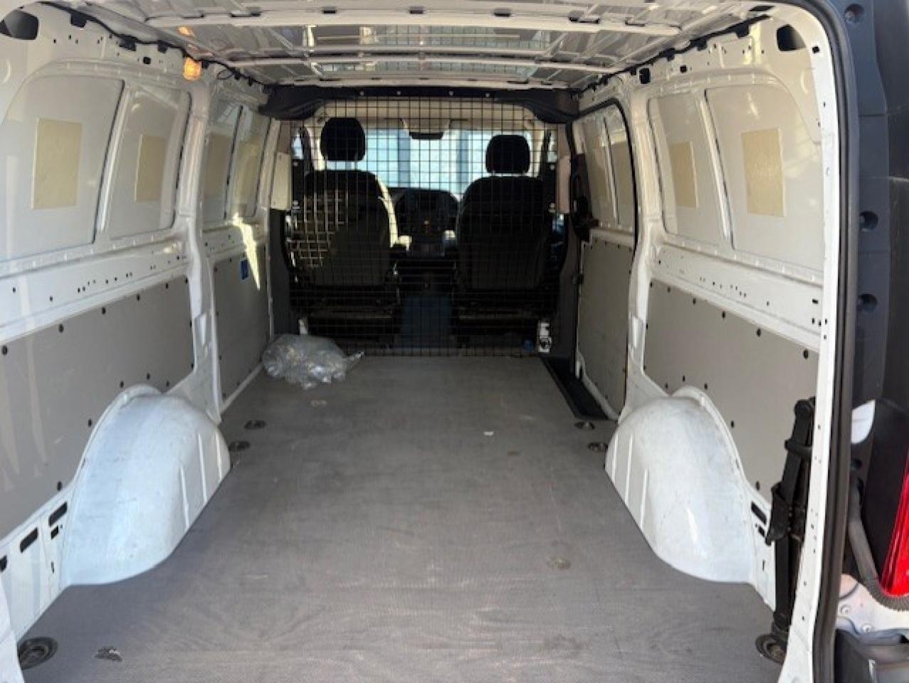 2018 Mercedes-Benz Metris Cargo Van 126WB-BACK UP CAMERA-NO WINDOWS-NEW BRAKES-TIRES Photo