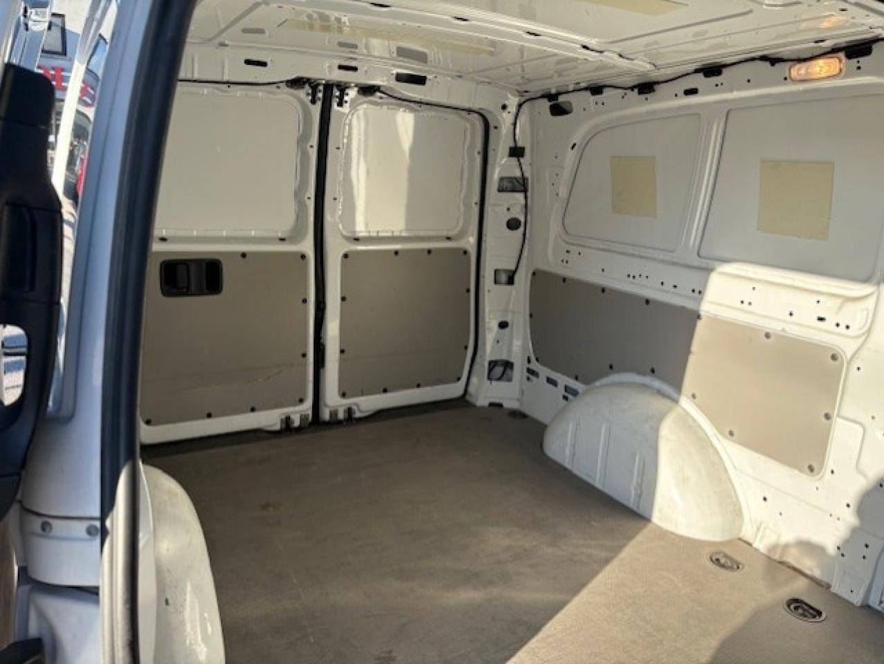 2018 Mercedes-Benz Metris Cargo Van 126WB-BACK UP CAMERA-NO WINDOWS-NEW BRAKES-TIRES Photo