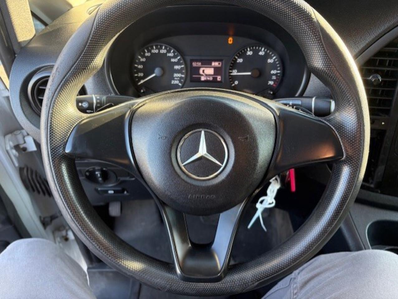 2018 Mercedes-Benz Metris Cargo Van 126WB-BACK UP CAMERA-NO WINDOWS-NEW BRAKES-TIRES Photo