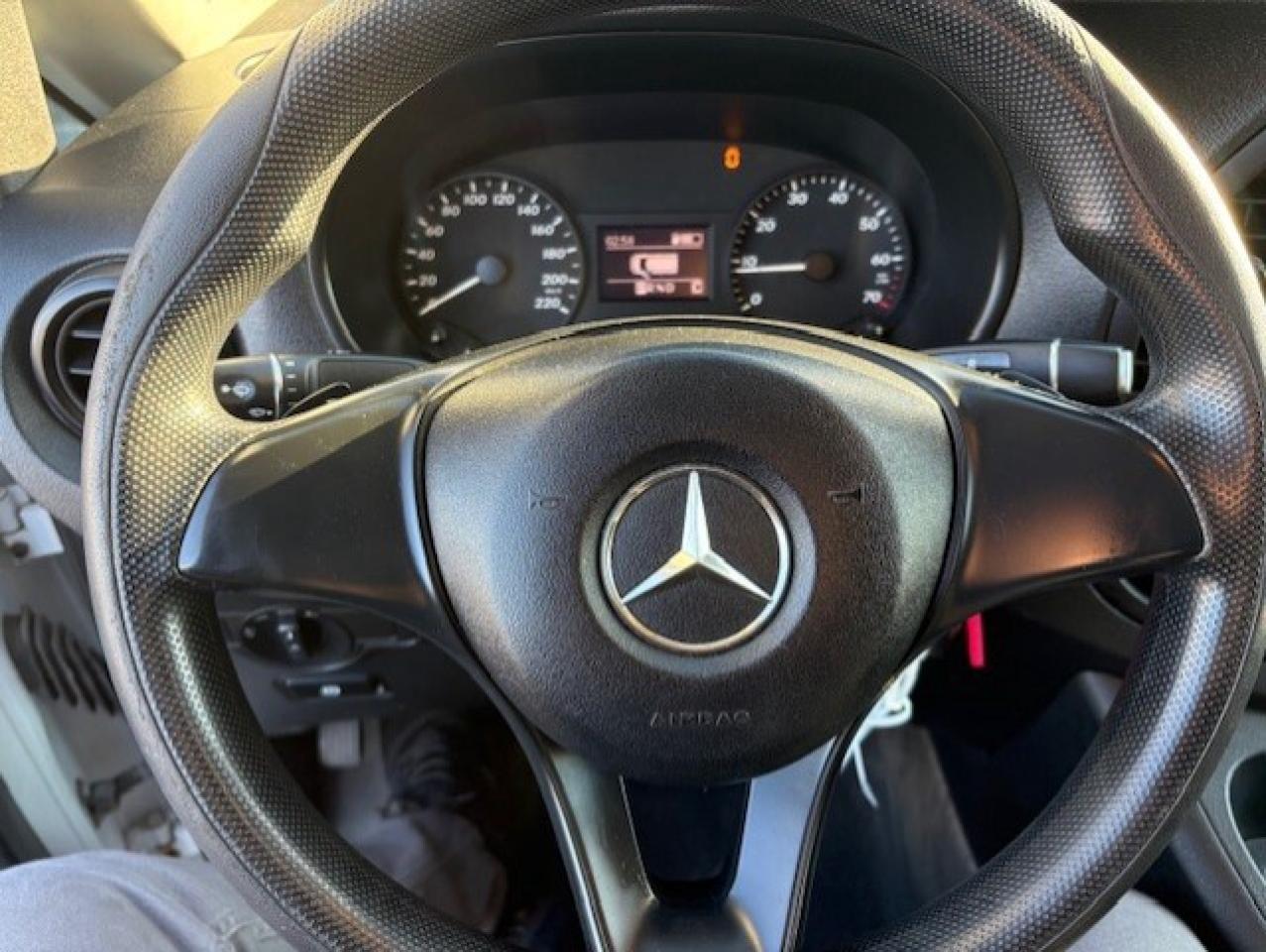 2018 Mercedes-Benz Metris Cargo Van 126WB-BACK UP CAMERA-NO WINDOWS-NEW BRAKES-TIRES Photo