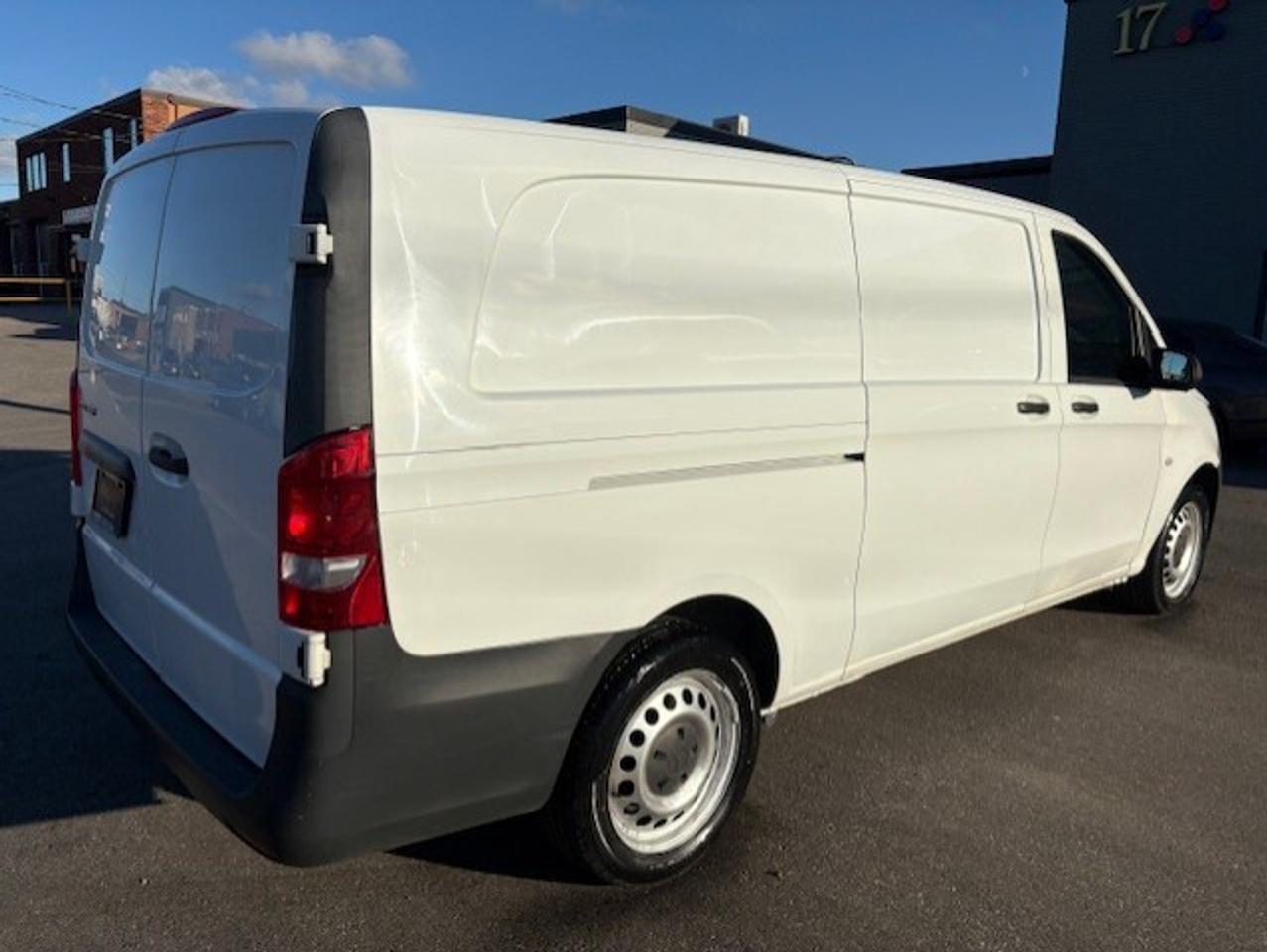 2018 Mercedes-Benz Metris Cargo Van 126WB-BACK UP CAMERA-NO WINDOWS-NEW BRAKES-TIRES Photo