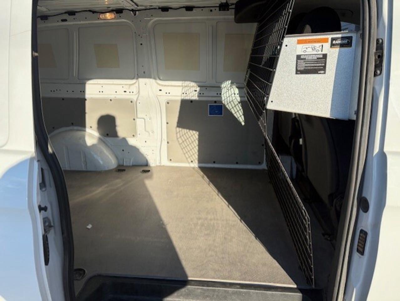 2018 Mercedes-Benz Metris Cargo Van 126WB-BACK UP CAMERA-NO WINDOWS-NEW BRAKES-TIRES Photo