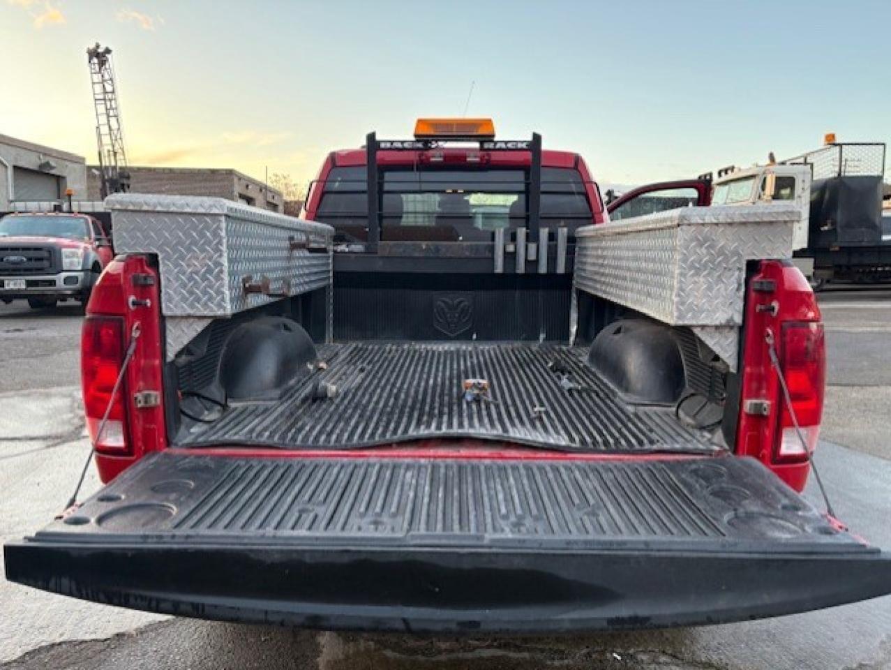 2014 RAM 1500 4WD V8 **QUAD CAB-1 OWNER-REMOTE START-CERTIFIED** Photo