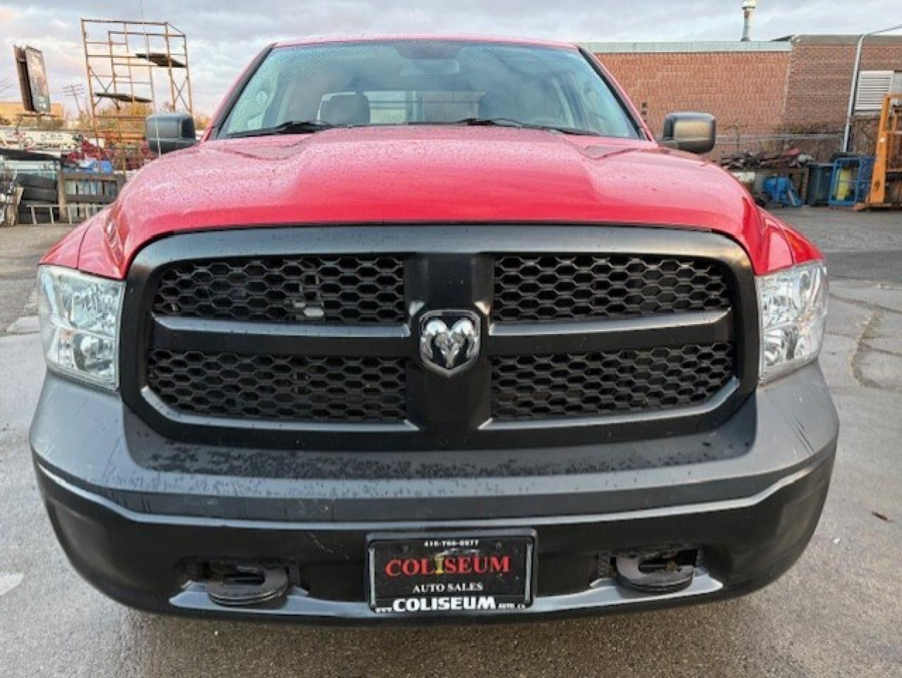 2014 RAM 1500 4WD V8 **QUAD CAB-1 OWNER-REMOTE START-CERTIFIED** Photo