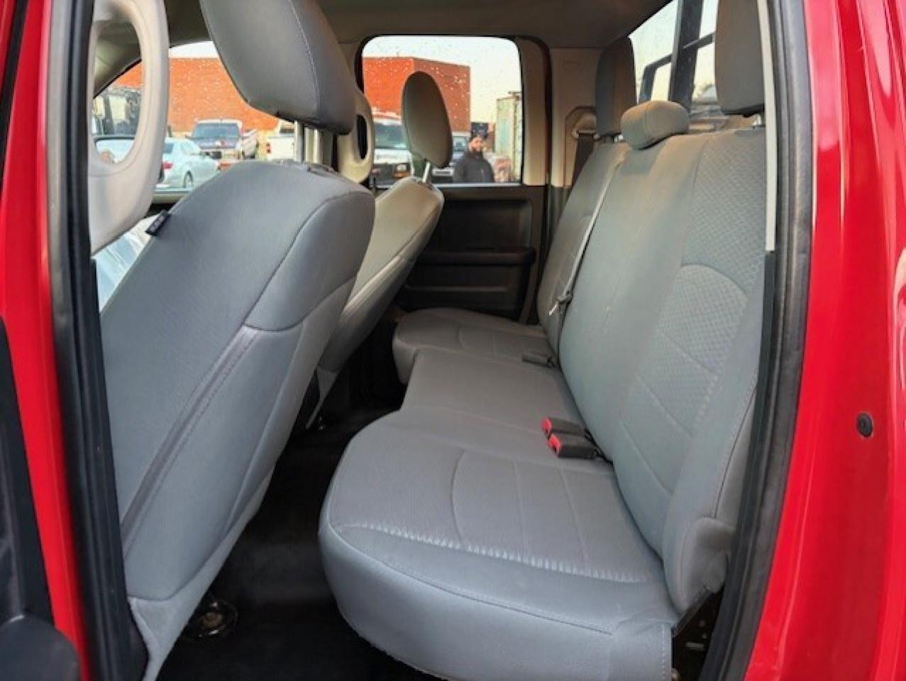 2014 RAM 1500 4WD V8 **QUAD CAB-1 OWNER-REMOTE START-CERTIFIED** Photo