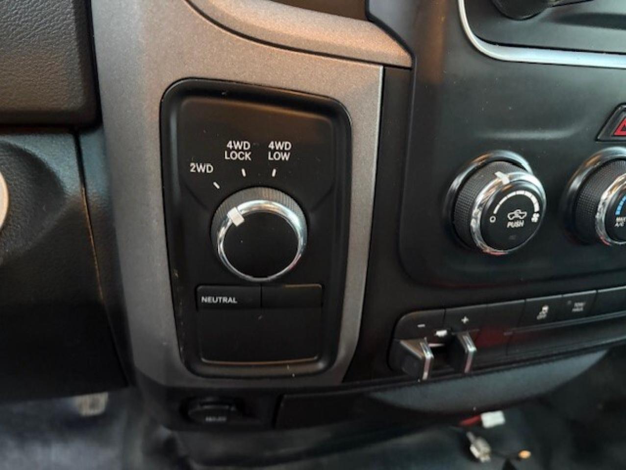 2014 RAM 1500 4WD V8 **QUAD CAB-1 OWNER-REMOTE START-CERTIFIED** Photo