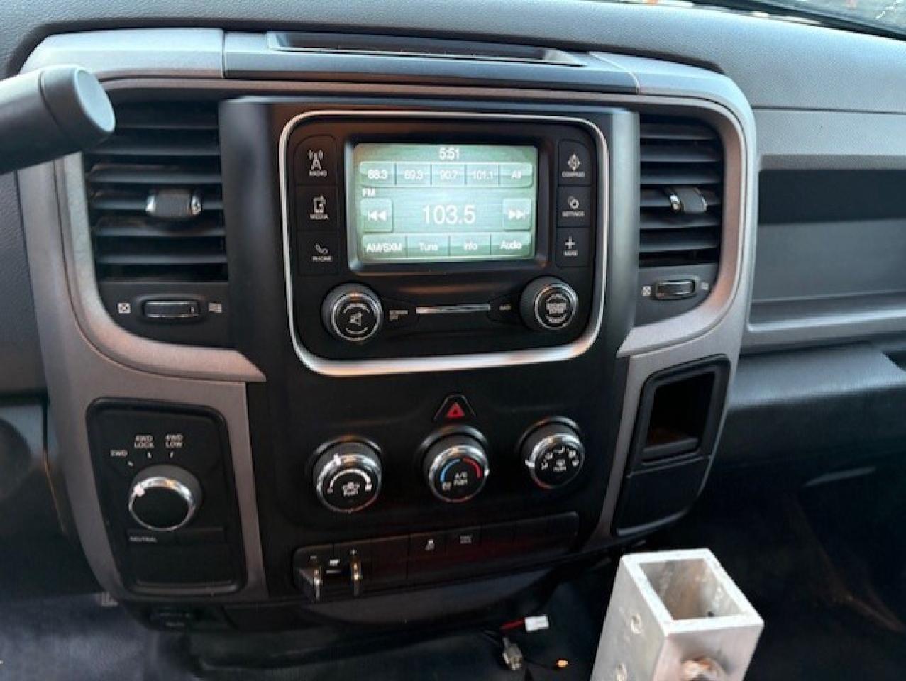 2014 RAM 1500 4WD V8 **QUAD CAB-1 OWNER-REMOTE START-CERTIFIED** Photo