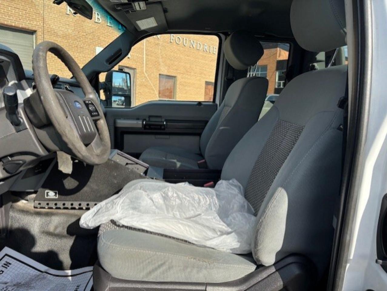 2015 Ford F-250 XLT 4WD SUPER CAB-SHORT BOX-FULLY CERTIFIED! Photo