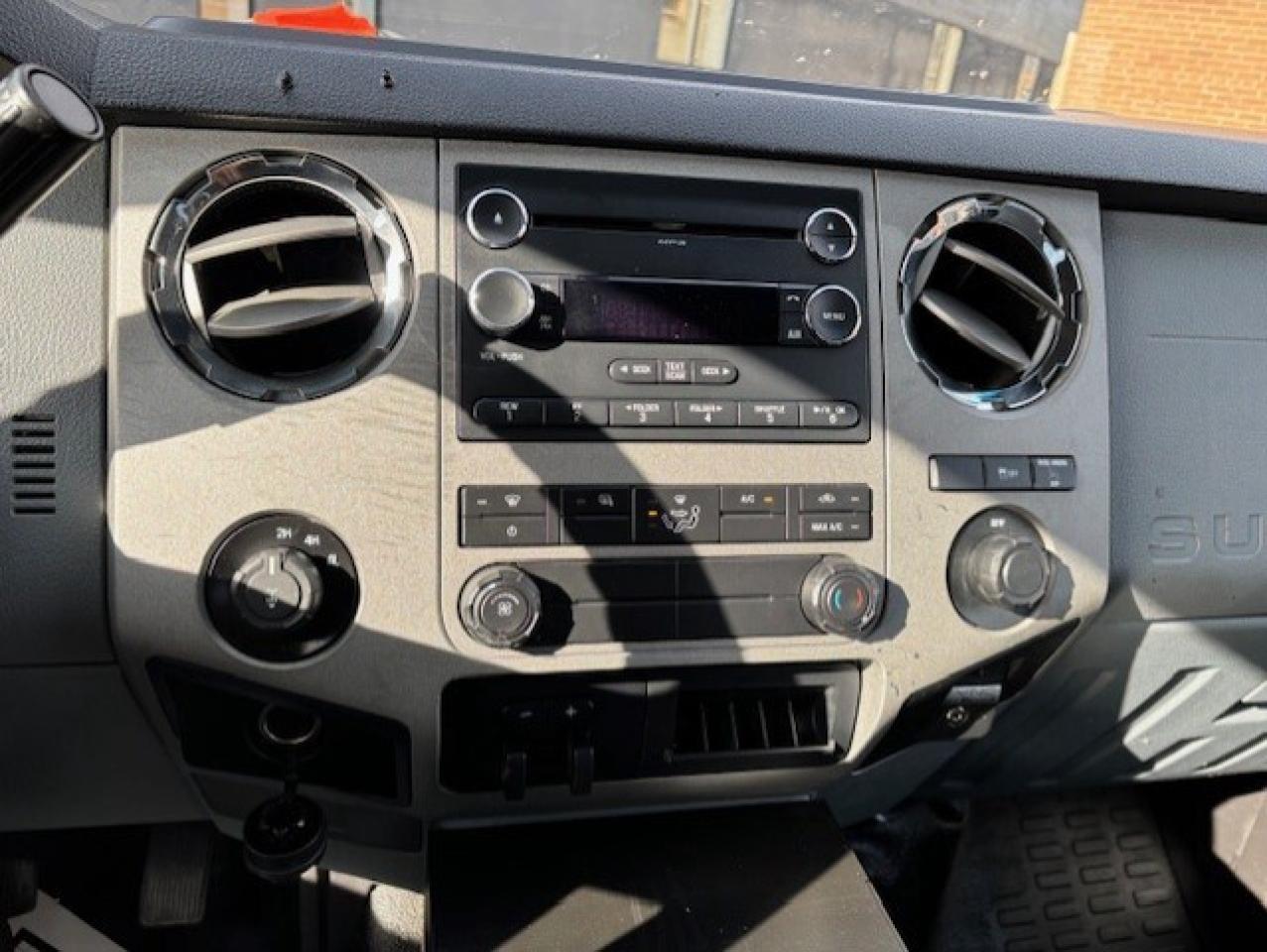 2015 Ford F-250 XLT 4WD SUPER CAB-SHORT BOX-FULLY CERTIFIED! Photo