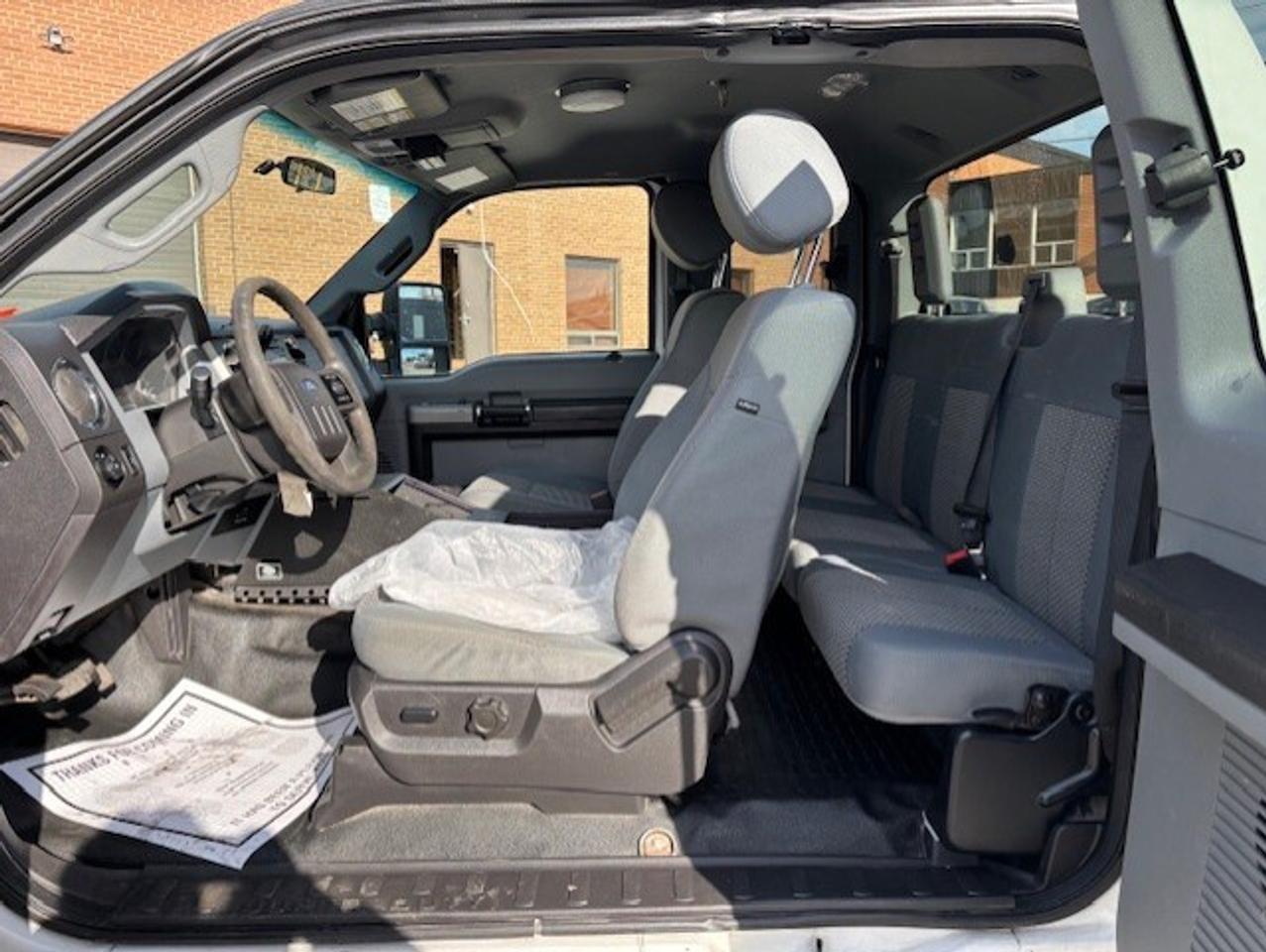 2015 Ford F-250 XLT 4WD SUPER CAB-SHORT BOX-FULLY CERTIFIED! Photo