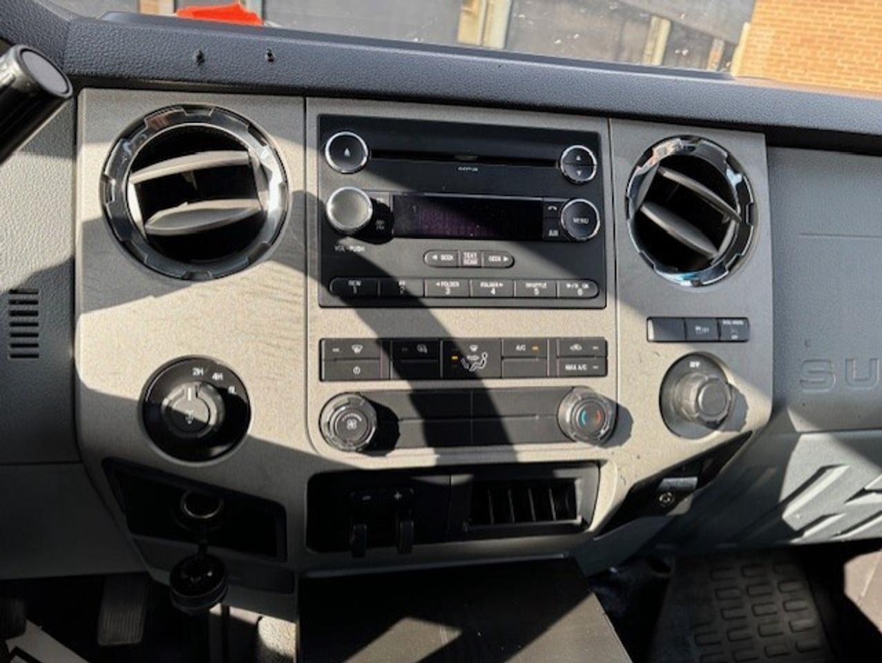 2015 Ford F-250 XLT 4WD SUPER CAB-SHORT BOX-FULLY CERTIFIED! Photo