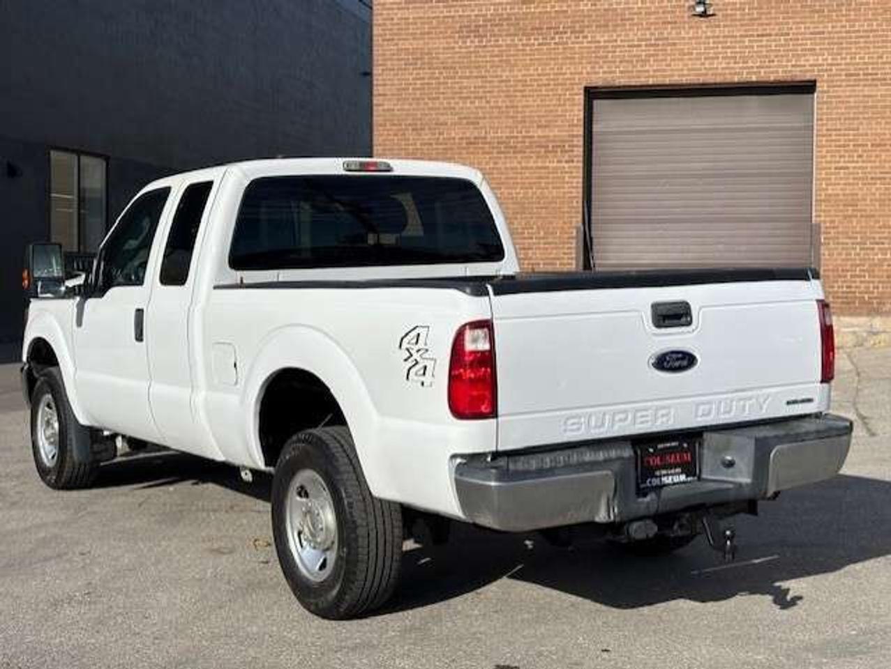 2015 Ford F-250 XLT 4WD SUPER CAB-SHORT BOX-FULLY CERTIFIED! Photo3