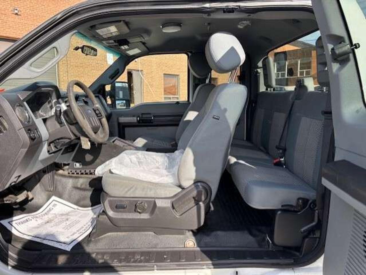 2015 Ford F-250 XLT 4WD SUPER CAB-SHORT BOX-FULLY CERTIFIED! Photo