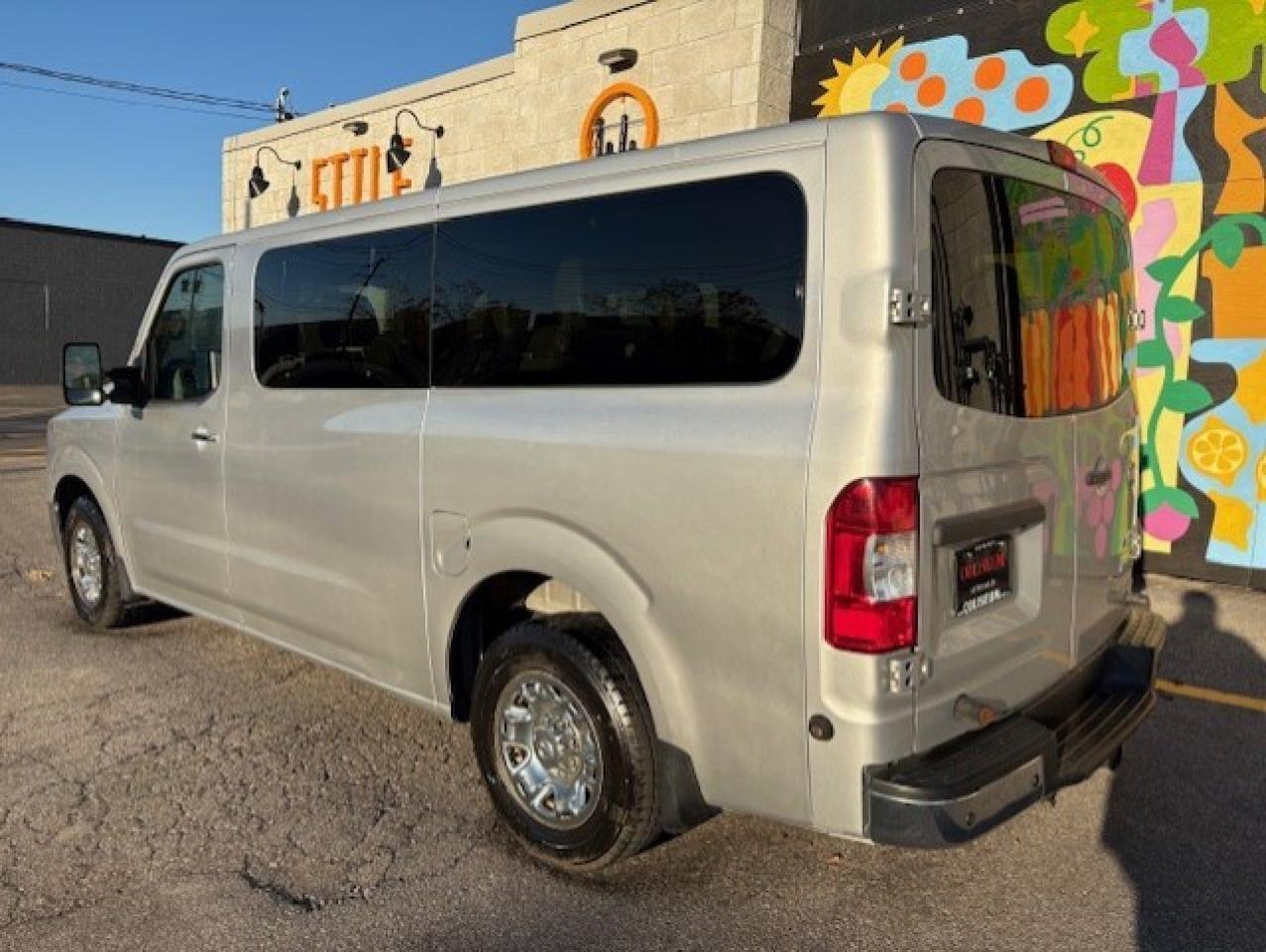 2016 Nissan NV 3500 V8 SL 12 PASSENGER-CAM-NAV-LEATHER-HTD SEATS Photo2