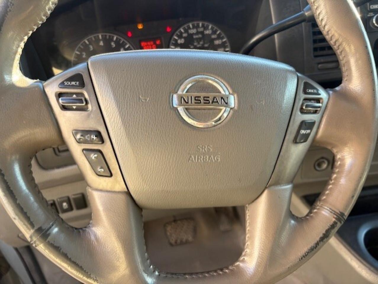 2016 Nissan NV 3500 V8 SL 12 PASSENGER-CAM-NAV-LEATHER-HTD SEATS Photo