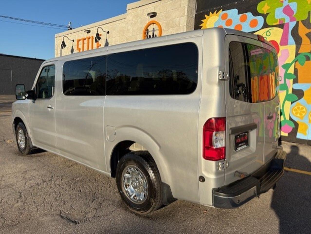 2016 Nissan NV 3500 V8 SL 12 PASSENGER-CAM-NAV-LEATHER-HTD SEATS Photo2