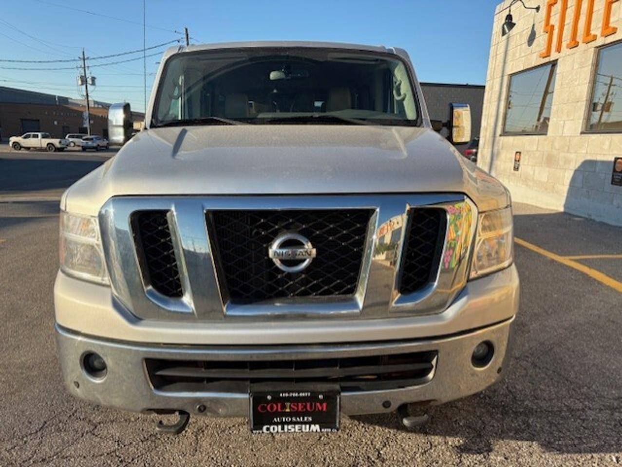 2016 Nissan NV 3500 V8 SL 12 PASSENGER-CAM-NAV-LEATHER-HTD SEATS Photo