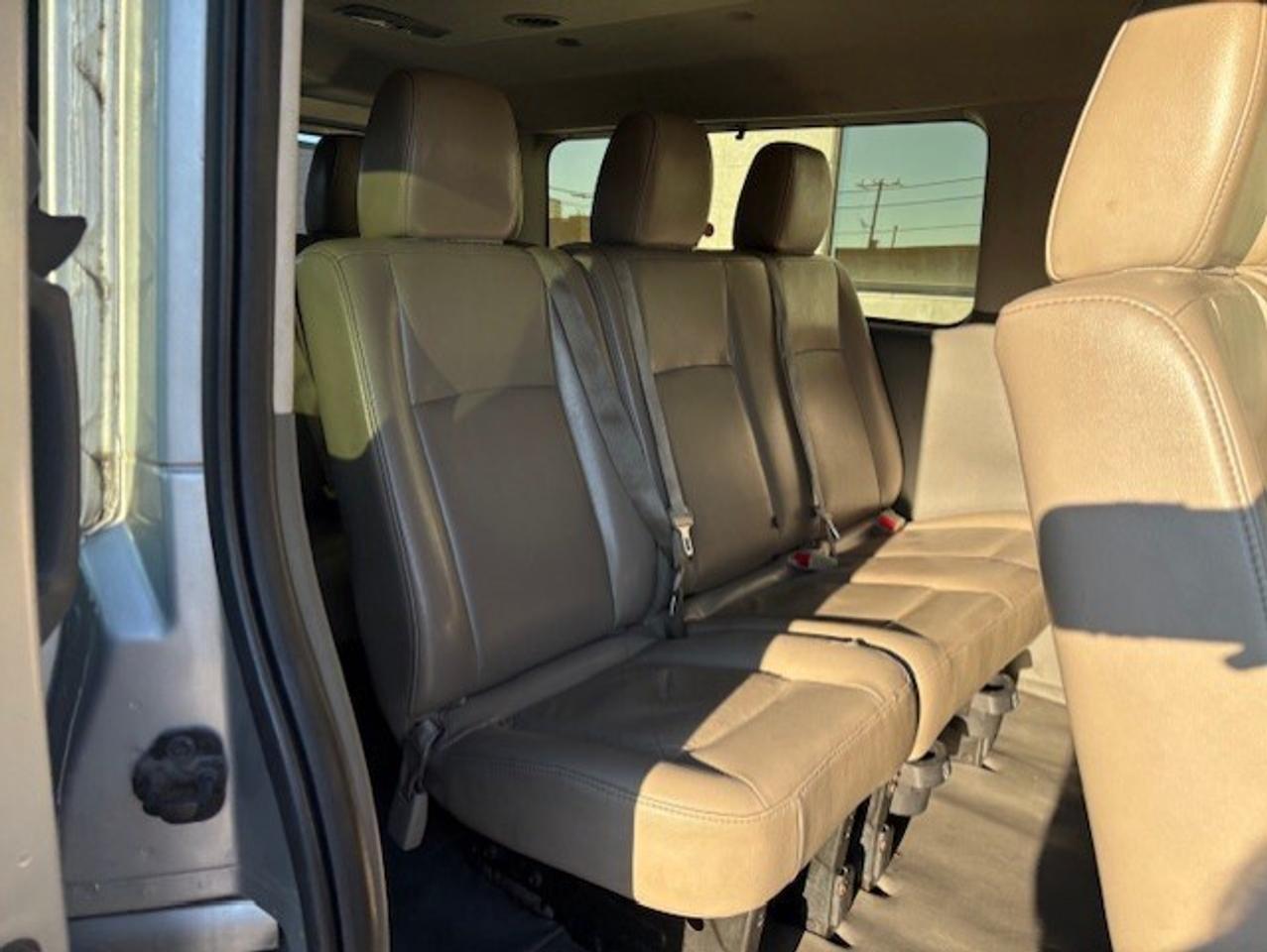 2016 Nissan NV 3500 V8 SL 12 PASSENGER-CAM-NAV-LEATHER-HTD SEATS Photo