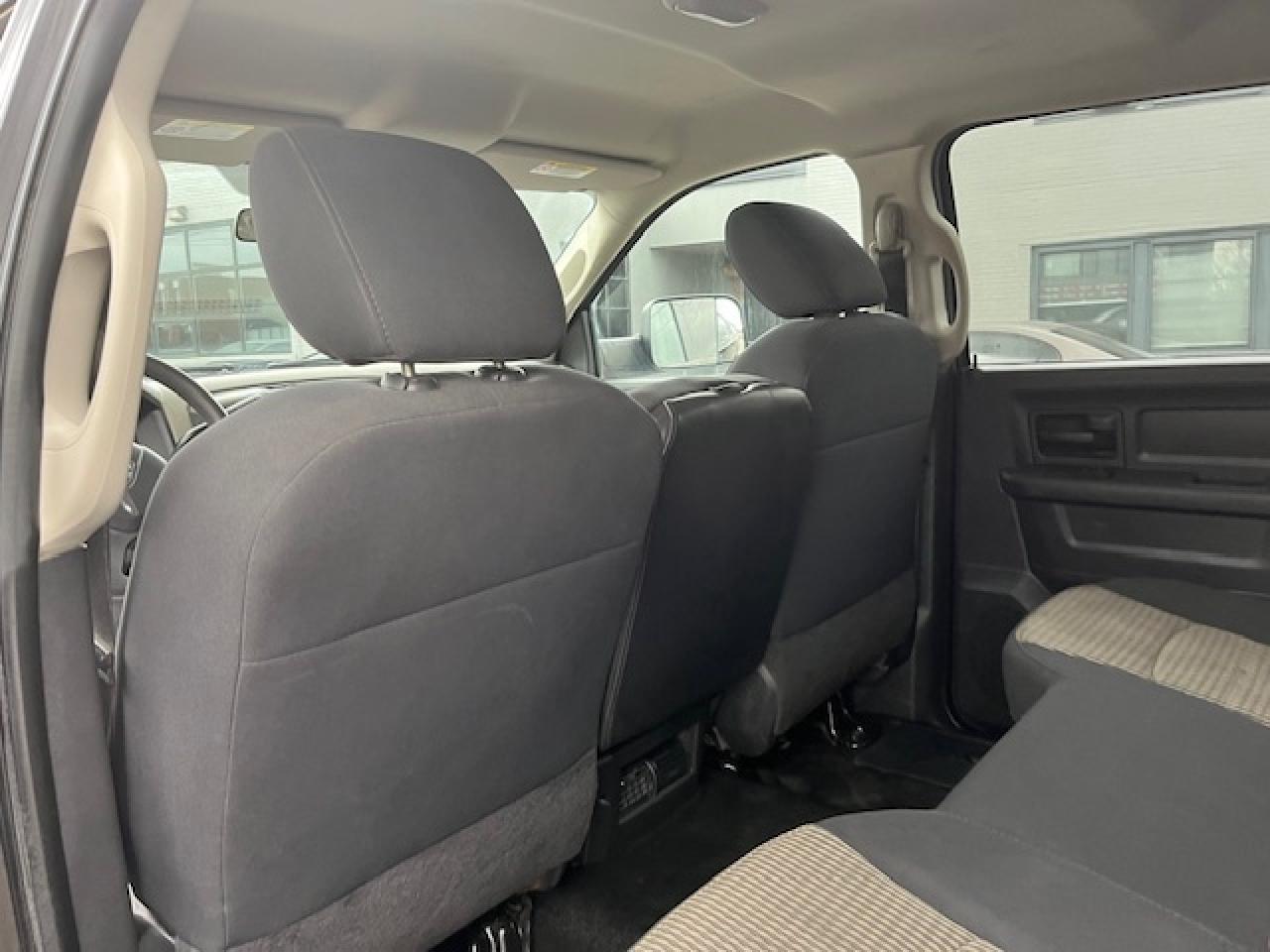 2011 RAM 2500 4WD **6.7L CUMMINS DIESEL-CREW CAB-SHORT BOX** Photo