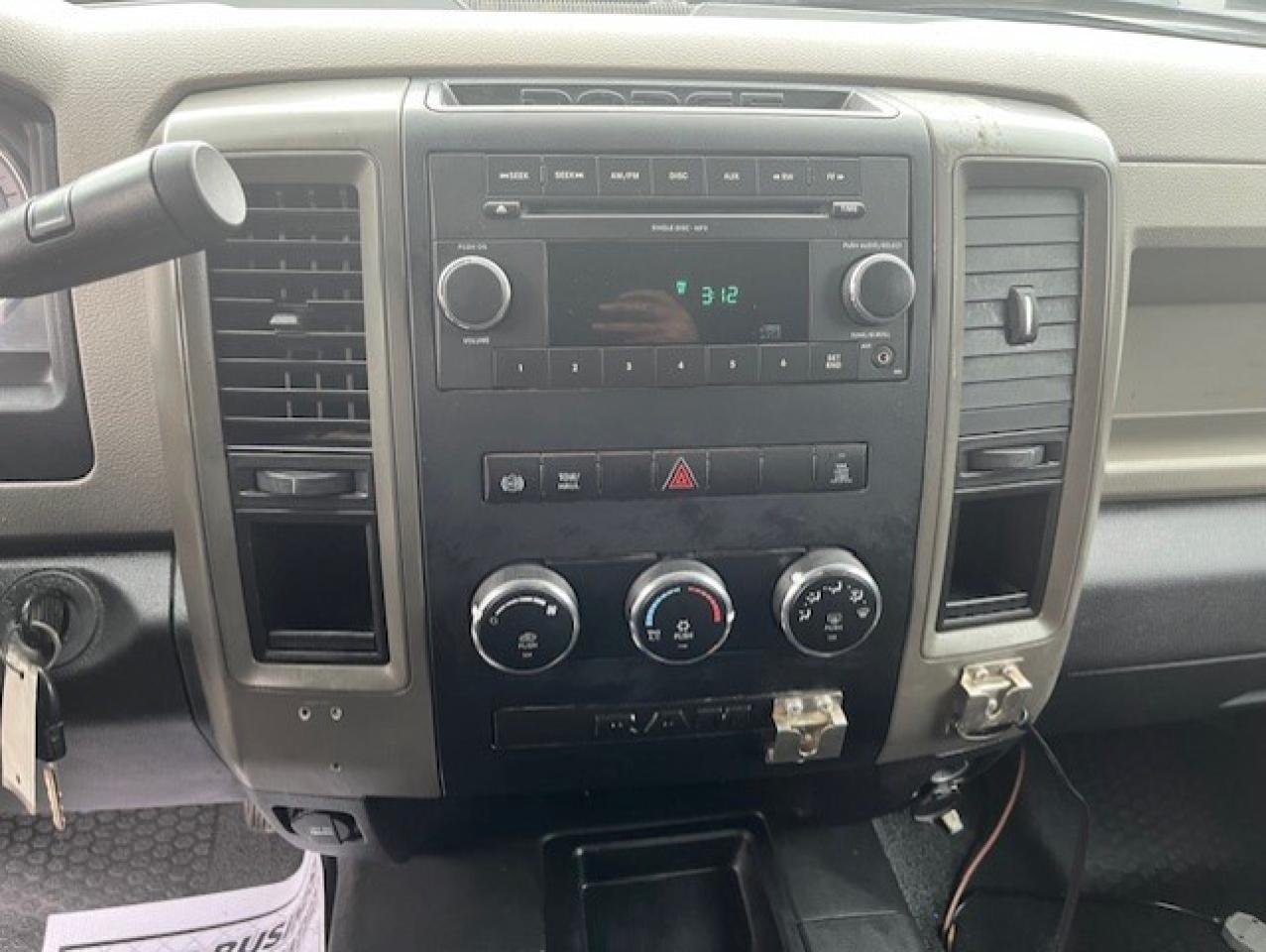 2011 RAM 2500 4WD **6.7L CUMMINS DIESEL-CREW CAB-SHORT BOX** Photo