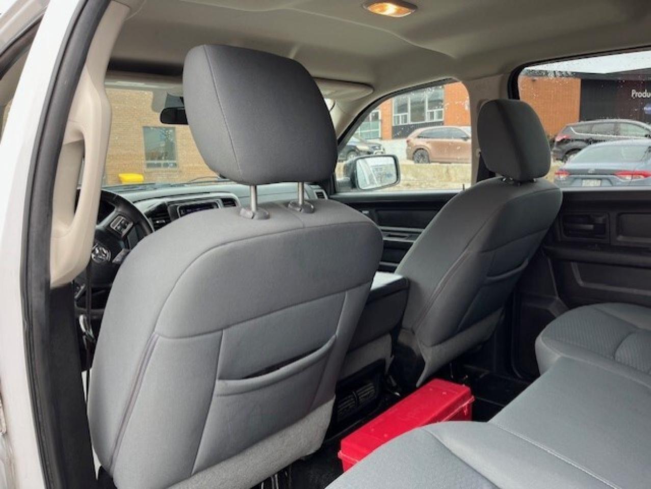 2013 RAM 1500 4WD 5.7L V8 HEMI CREW CAB-1 OWNER-CERTIFIED!! Photo