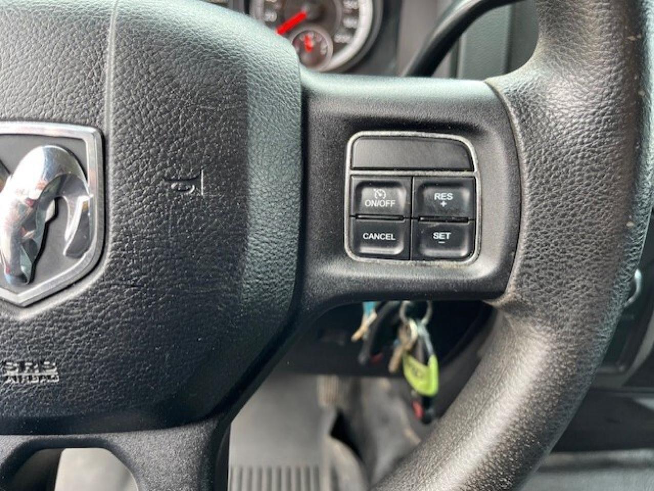 2013 RAM 1500 4WD 5.7L V8 HEMI CREW CAB-1 OWNER-CERTIFIED!! Photo