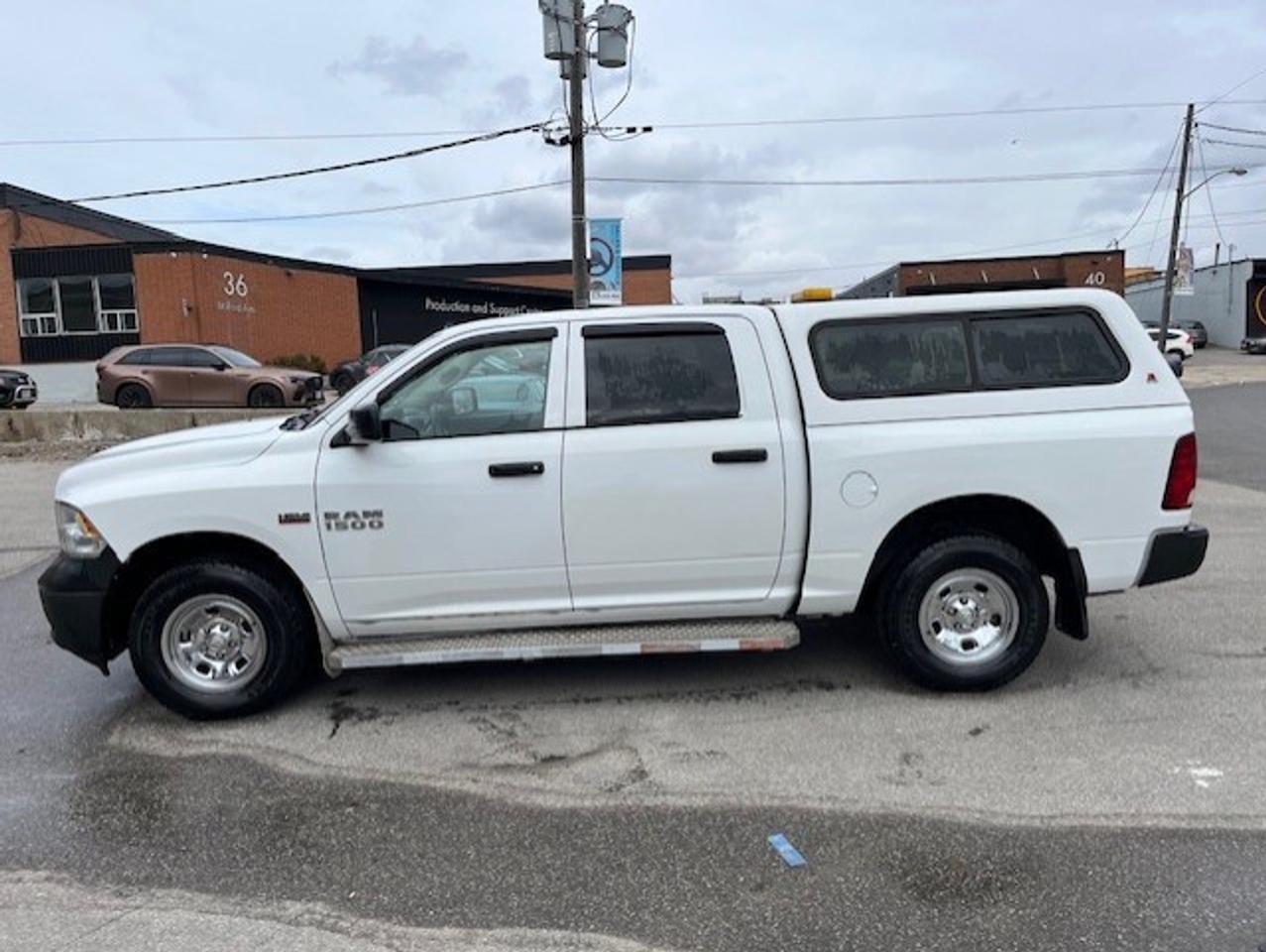 2013 RAM 1500 4WD 5.7L V8 HEMI CREW CAB-1 OWNER-CERTIFIED!! Photo