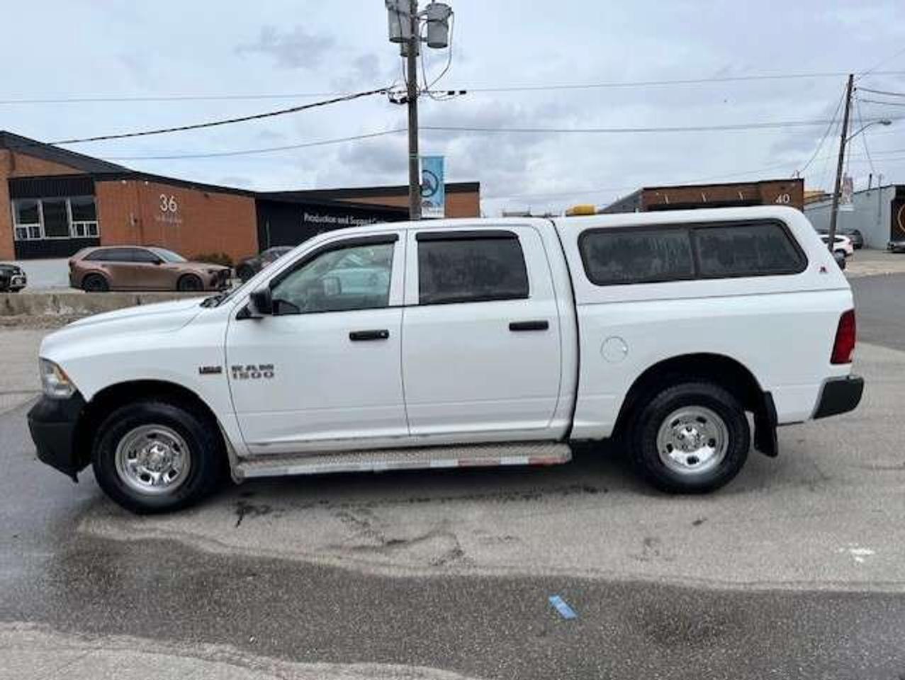 2013 RAM 1500 4WD 5.7L V8 HEMI CREW CAB-1 OWNER-CERTIFIED!! Photo