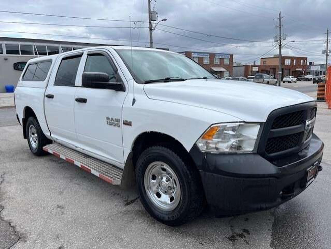 2013 RAM 1500 4WD 5.7L V8 HEMI CREW CAB-1 OWNER-CERTIFIED!! Photo