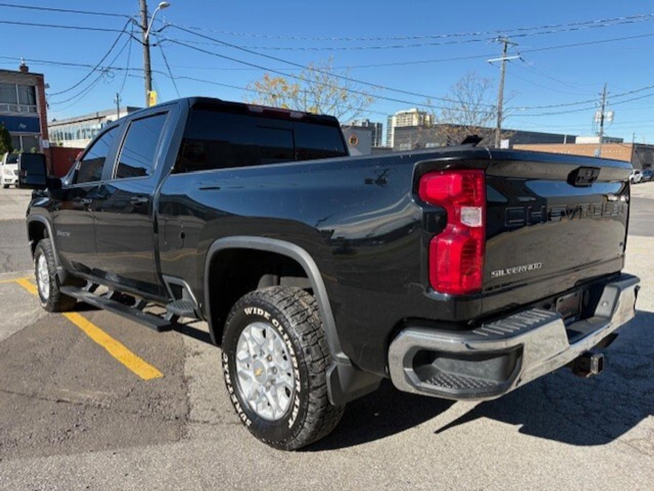 2022 Chevrolet SILVERADO 2500HD LT 4WD Z71 CREW CAB-SHORT BOX-LEATHER-CAM-TONNEAU Photo2