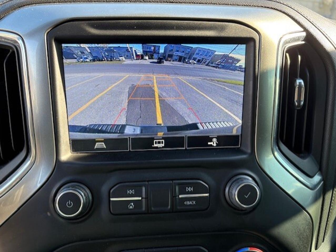 2022 Chevrolet SILVERADO 2500HD LT 4WD Z71 CREW CAB-SHORT BOX-LEATHER-CAM-TONNEAU Photo