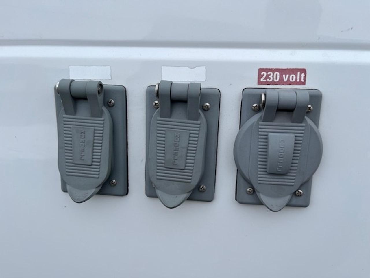 2009 Chevrolet Express 3500 LADDER RACKS-GENERATOR-POWER INVERTER-SHELVES Photo