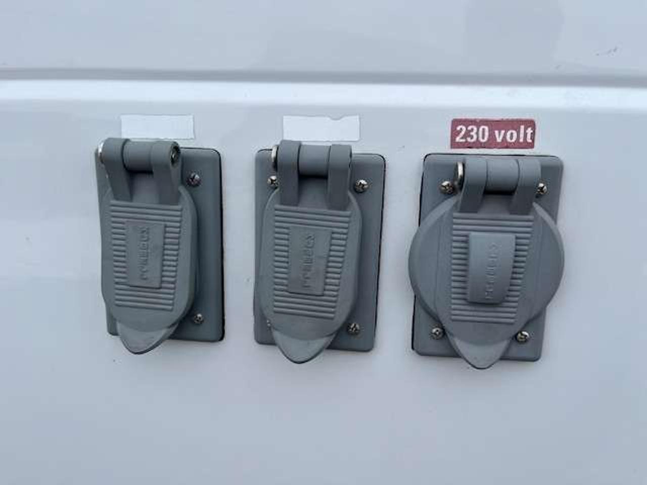 2009 Chevrolet Express 3500 3500 LADDER RACKS-GENERATOR-POWER INVERTER-SHELVES Photo