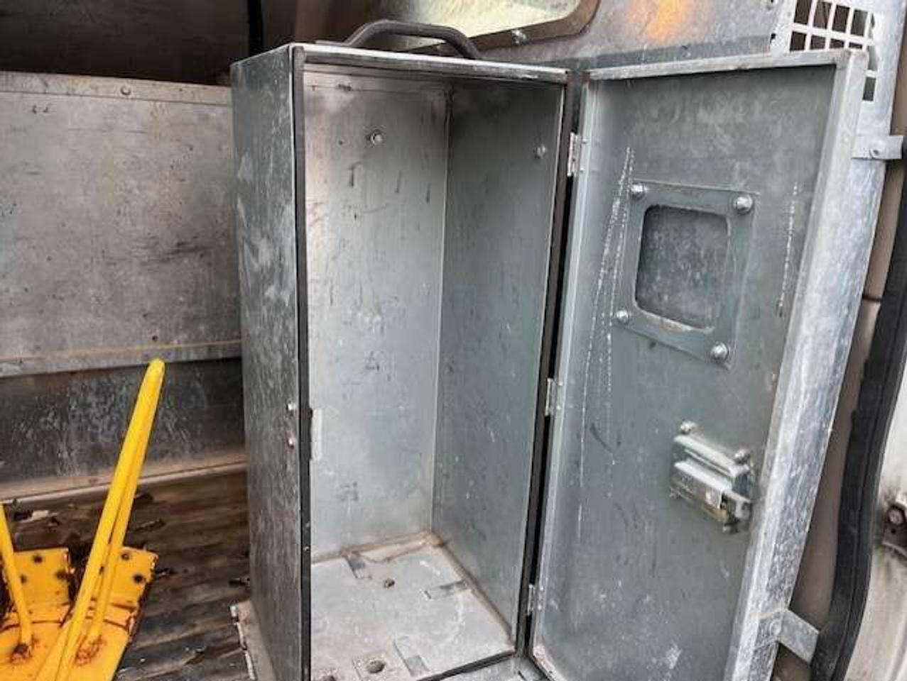 2009 Chevrolet Express 3500 3500 LADDER RACKS-GENERATOR-POWER INVERTER-SHELVES Photo