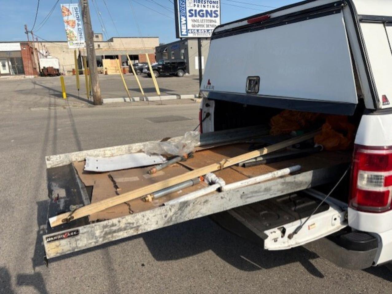 2019 Ford F-150 XLT 4WD REGULAR CAB-8' LONG BOX-LEER CAP-CAMERA Photo