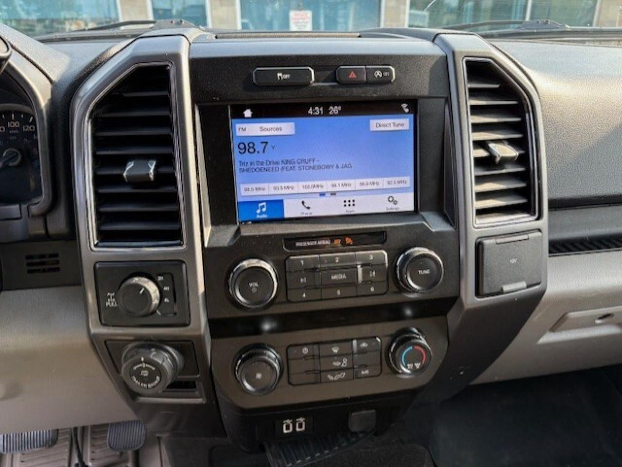 2019 Ford F-150 XLT 4WD REGULAR CAB-8' LONG BOX-LEER CAP-CAMERA Photo