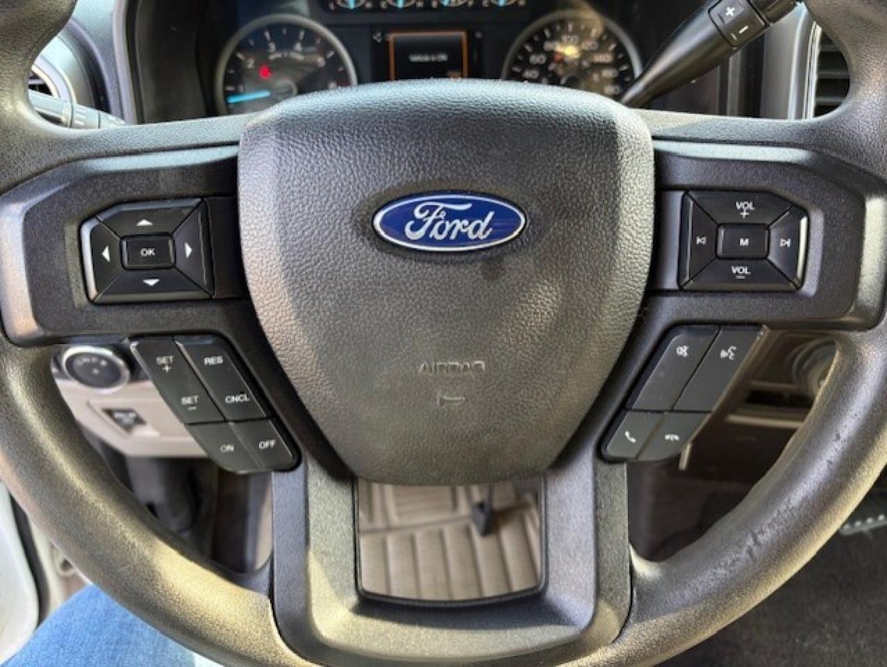 2019 Ford F-150 XLT 4WD REGULAR CAB-8' LONG BOX-LEER CAP-CAMERA Photo