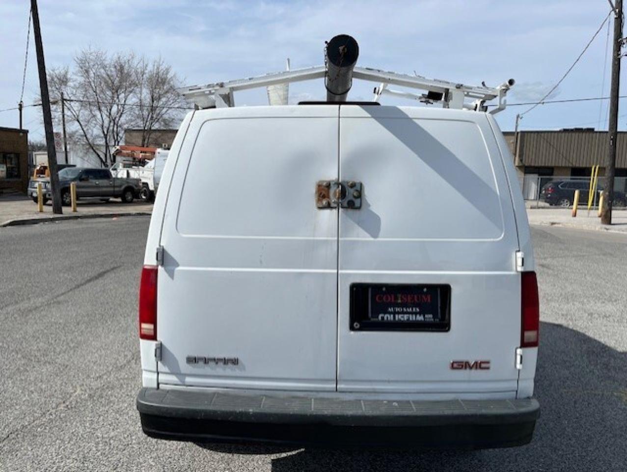 2005 GMC Safari Cargo LADDER RACKS-DIVIDER-SHELVES-CERTIFIED-NEW TIRES!! Photo3