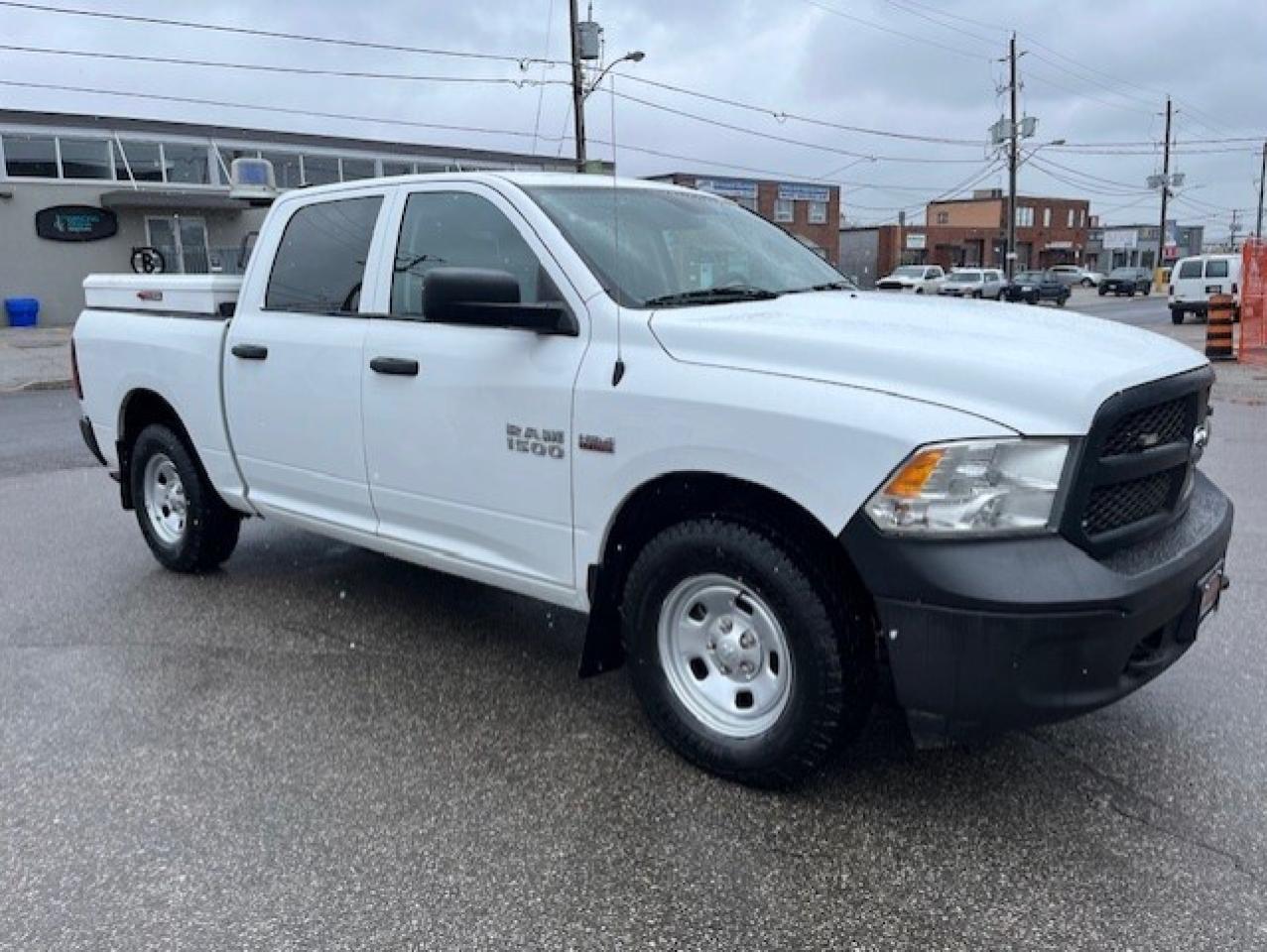 2014 RAM 1500 4WD V8 HEMI-CREW CAB-1 OWNER-CERTIFIED-WE FINANCE Photo