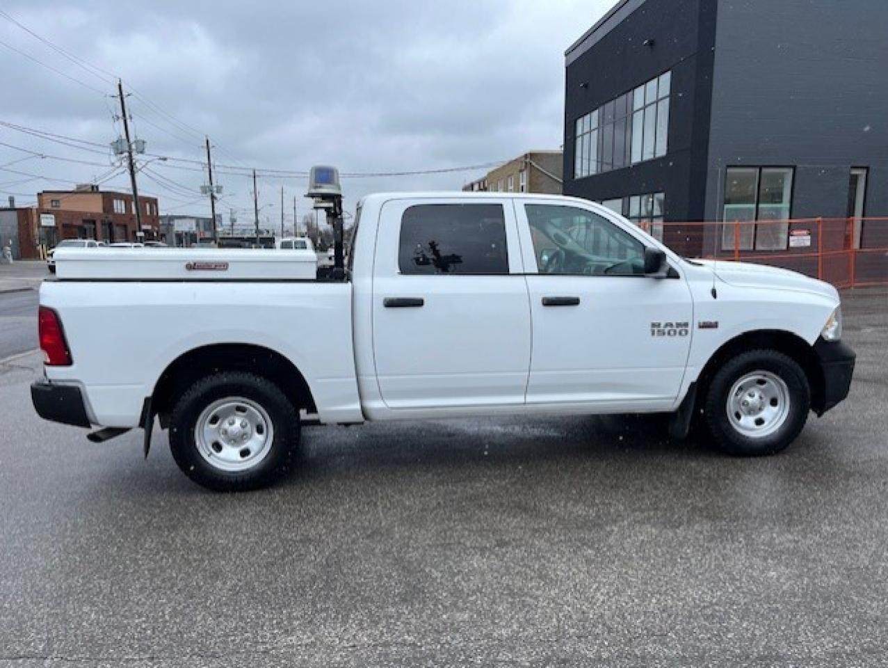 2014 RAM 1500 4WD V8 HEMI-CREW CAB-1 OWNER-CERTIFIED-WE FINANCE Photo