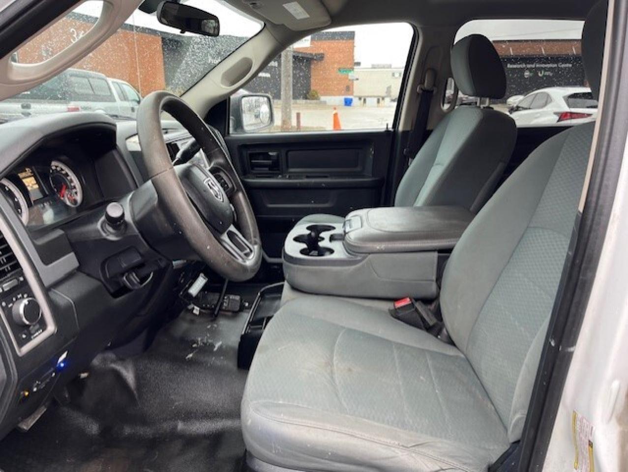 2014 RAM 1500 4WD V8 HEMI-CREW CAB-1 OWNER-CERTIFIED-WE FINANCE Photo