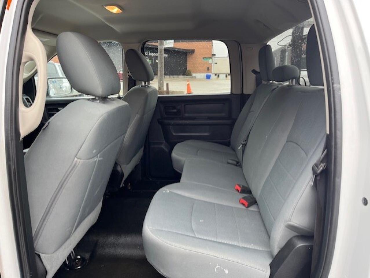 2014 RAM 1500 4WD V8 HEMI-CREW CAB-1 OWNER-CERTIFIED-WE FINANCE Photo