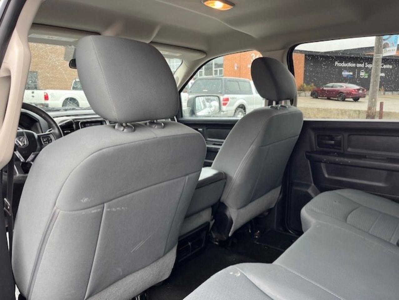 2014 RAM 1500 4WD V8 HEMI-CREW CAB-1 OWNER-CERTIFIED-WE FINANCE Photo