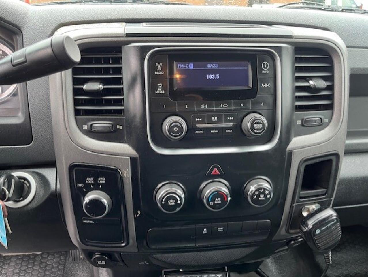 2014 RAM 1500 4WD V8 HEMI-CREW CAB-1 OWNER-CERTIFIED-WE FINANCE Photo