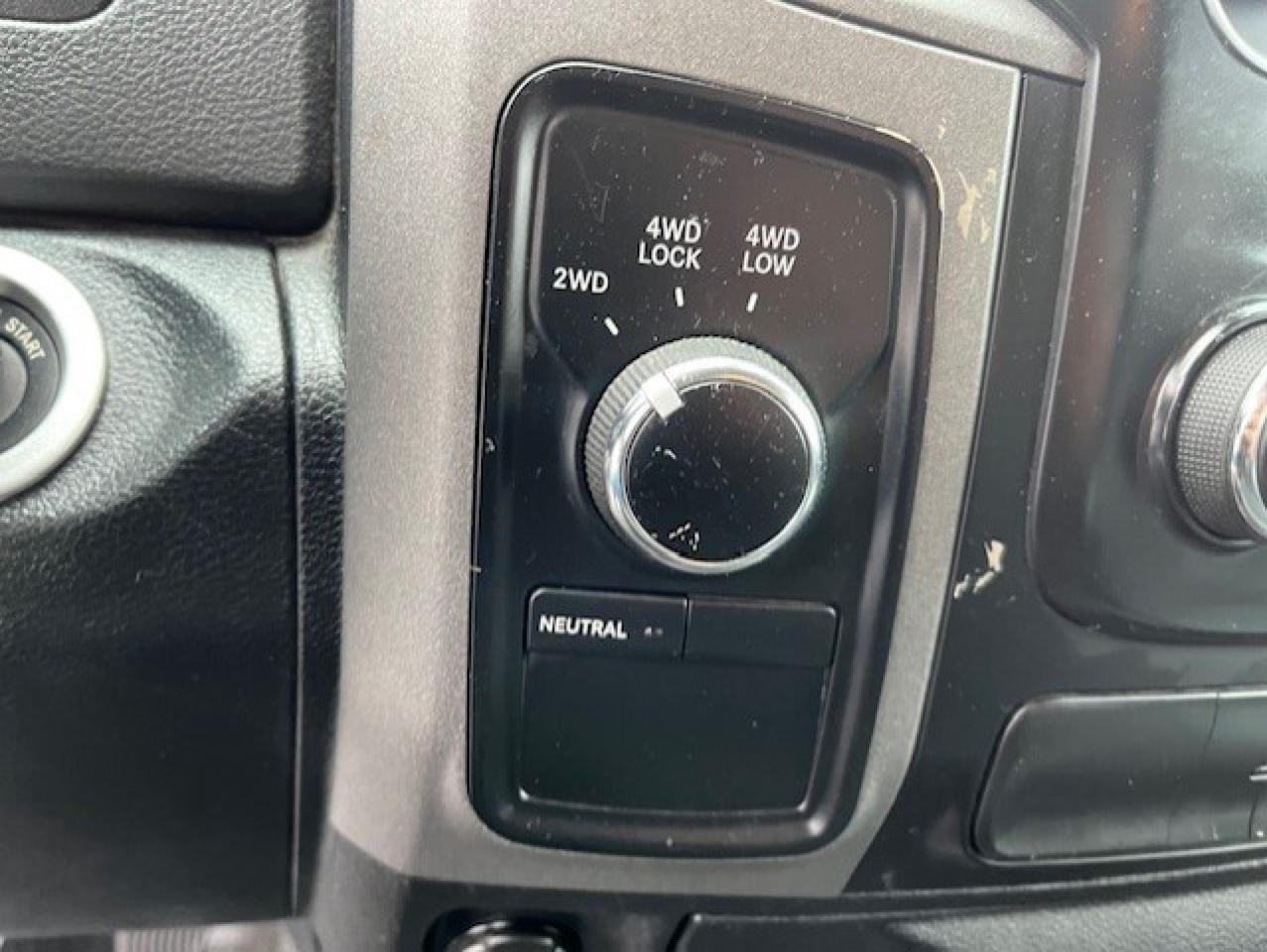 2014 RAM 1500 4WD V8 HEMI-CREW CAB-1 OWNER-CERTIFIED-WE FINANCE Photo